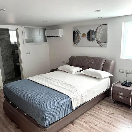 Park Tirana 호텔 3*