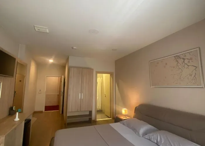 Hotel Park Tirana 3*