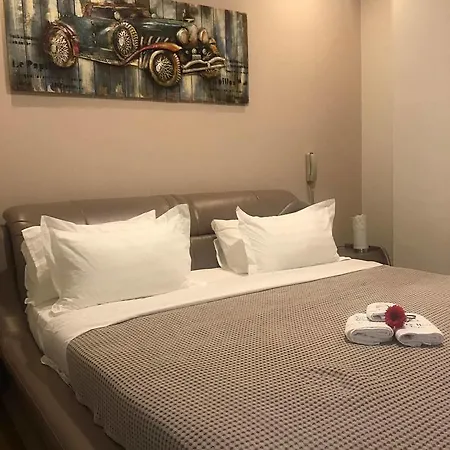 מלון Park Tirana 3*