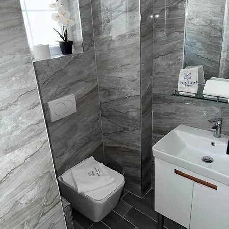 Hotel Park Tirana 3*