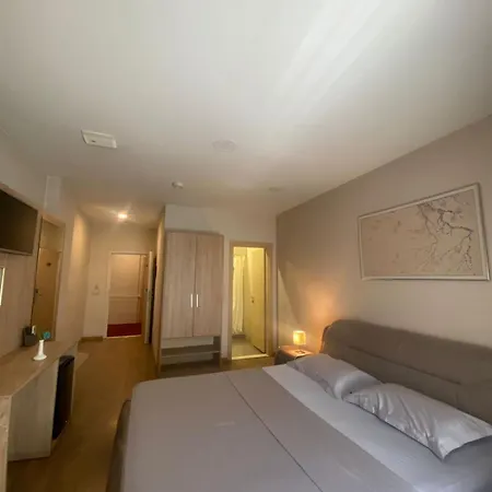 فندق Park Tirana 3*