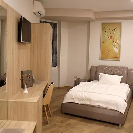 Hotel Park Tirana 3*
