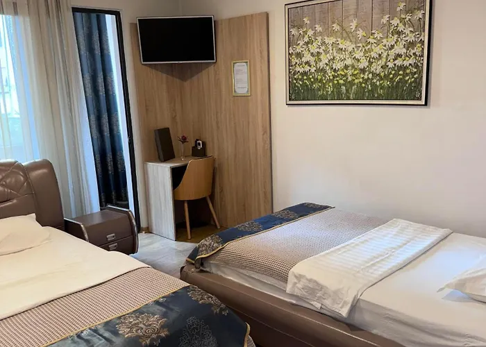 Park Tirana Szálloda 3*