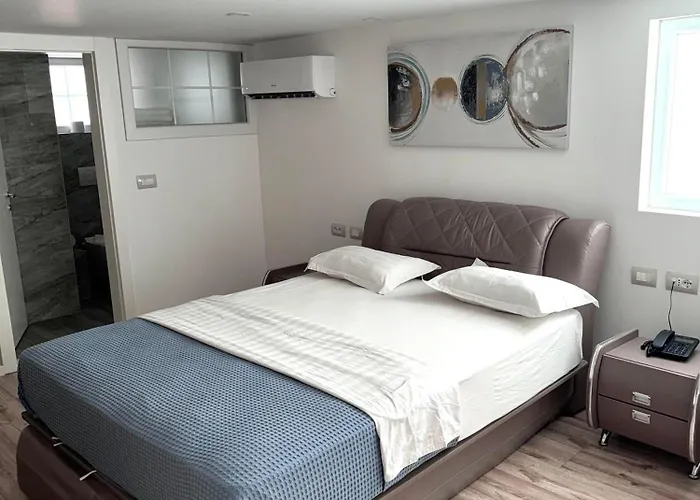 Park Tirana ホテル 3*