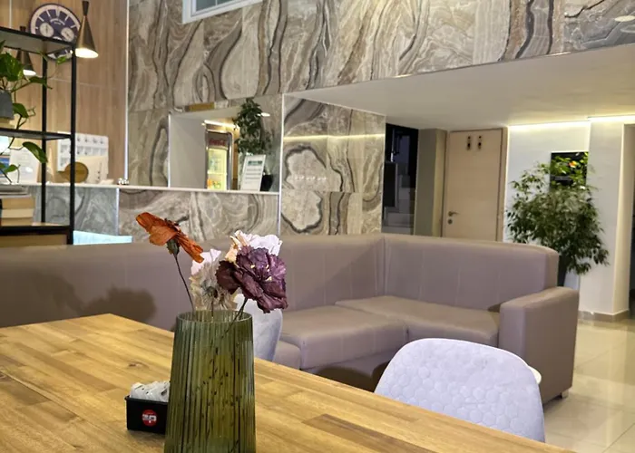 Park Tirana ホテル 3*