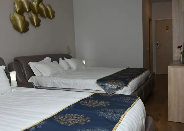 Park Tirana Szálloda 3*